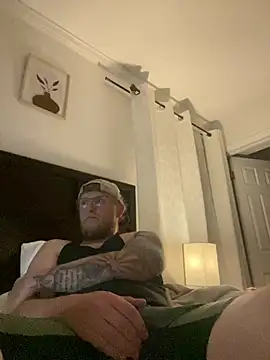 tcadle1824 online show from April 6, 2026, 1:58 am