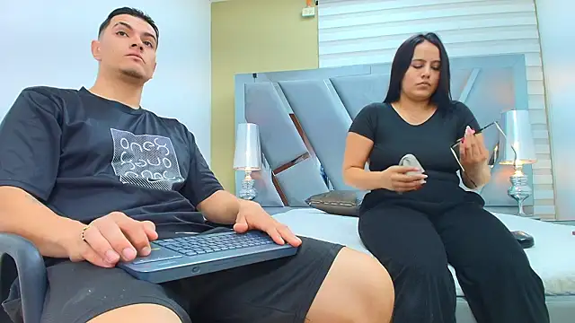 DAVID VICTORIAA online show from March 24, 2026, 1:05 pm