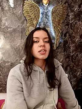 Snapshot of Danni_shy chatting on February 17, 2025, 2:48 pm Danni shy online show from February 17, 2025, 2:48 pm