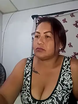 Snapshot of Abigail_BigTits chatting on March 6, 2025, 3:24 am Abigail BigTits online show from March 6, 2025, 3:24 am