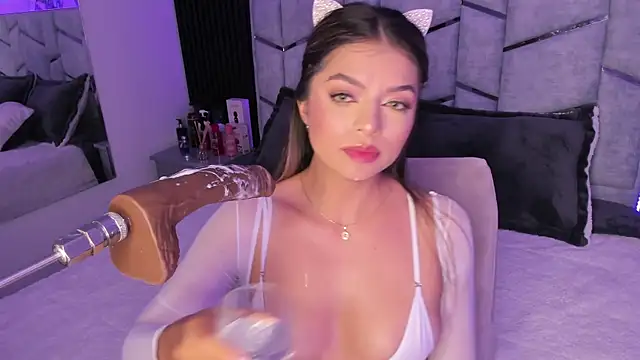 daniiphoeniixx online show from March 6, 2025, 10:36 pm