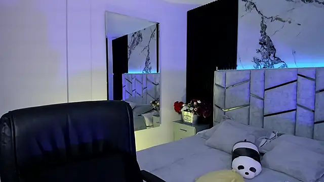 daniiphoeniixx online show from September 24, 2025, 12:30 pm