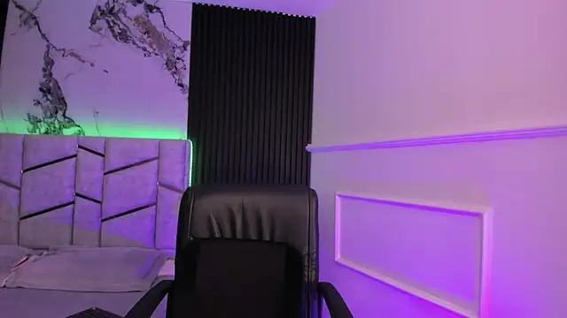 Snapshot of daniiphoeniixx chatting on January 6, 2026, 7:50 pm daniiphoeniixx online show from January 6, 2026, 7:50 pm