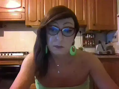 Snapshot of Tiabet chatting on February 4, 2026, 9:31 pm Tiabet online show from February 4, 2026, 9:31 pm