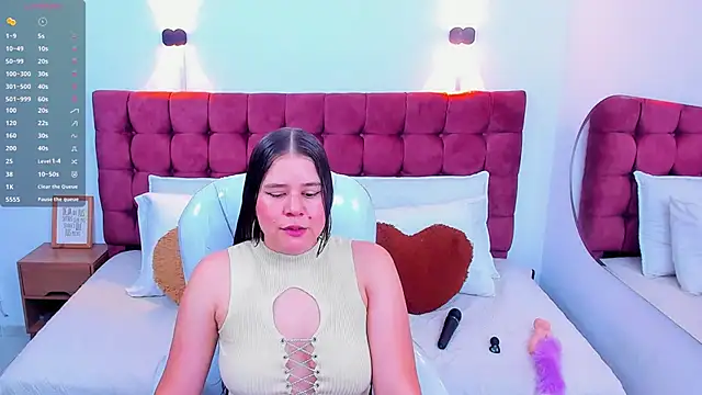 Annie kurt  online show from February 21, 2025, 8:38 pm