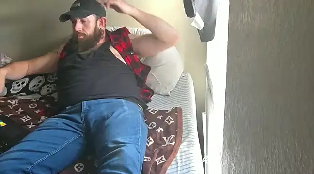 StruggleSnuggles online show from December 31, 2024, 12:00 am