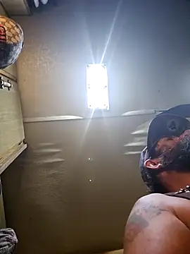 StruggleSnuggles online show from October 5, 2025, 4:44 am