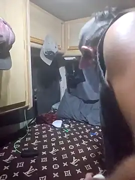 StruggleSnuggles online show from October 6, 2025, 9:18 am