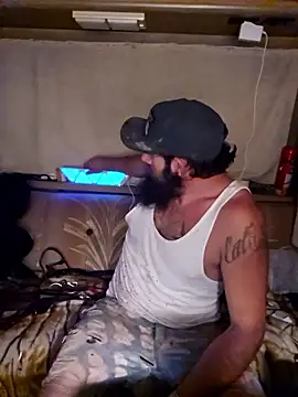 StruggleSnuggles online show from November 1, 2025, 2:57 am