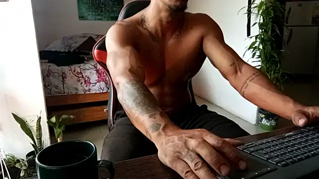 Snapshot of Adam_Valenciia chatting on July 7, 2026, 3:38 pm Adam Valenciia online show from July 7, 2026, 3:38 pm