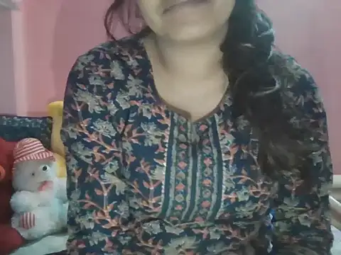 Hot-shanvi online show from April 8, 2026, 2:00 am