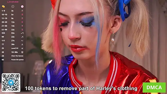 DaisyHearl online show from October 31, 2025, 4:19 pm