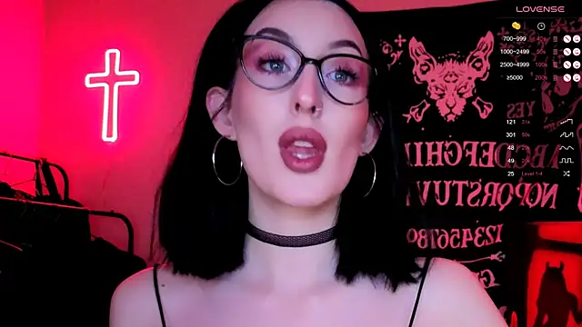 Snapshot of Miss_Alice__ chatting on November 16, 2025, 12:49 am Miss Alice online show from November 16, 2025, 12:49 am