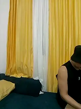 Snapshot of Lian_Noath chatting on January 7, 2025, 7:10 am Lian Noath online show from January 7, 2025, 7:10 am