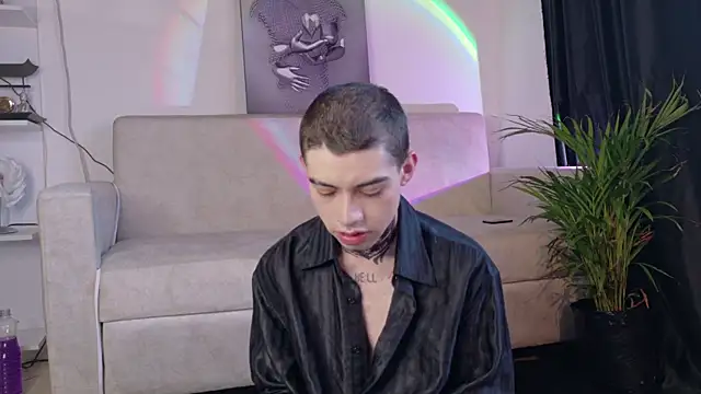 Henophiid online show from December 4, 2025, 10:18 pm