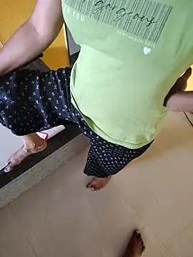 lovelygirl4567 online show from March 14, 2025, 4:32 am