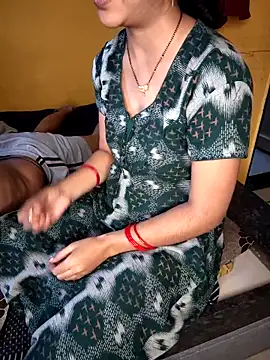 lovelygirl4567 online show from September 23, 2025, 4:04 am