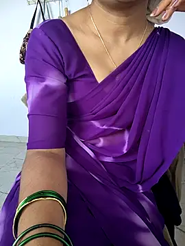 lovelygirl4567 online show from December 22, 2025, 5:48 am