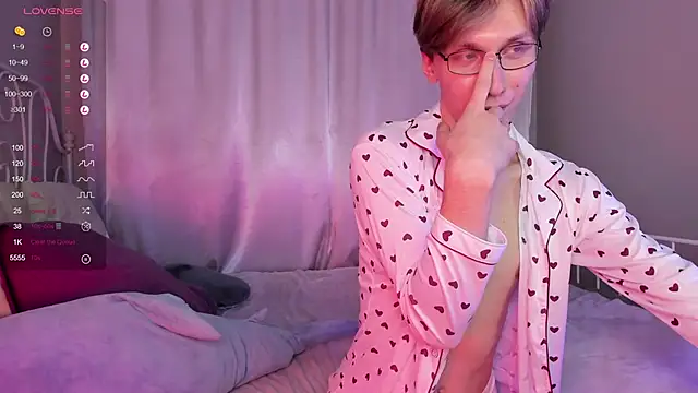 Adrian Di online show from February 4, 2025, 7:33 pm