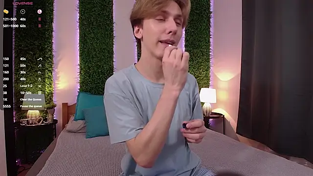 Adrian Di online show from March 11, 2025, 3:12 pm