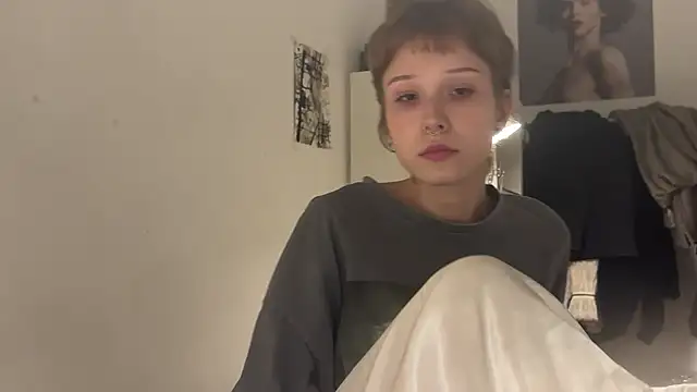 Snapshot of Iris_Pastels chatting on November 14, 2025, 10:29 pm Iris Pastels online show from November 14, 2025, 10:29 pm