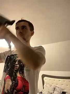 Snapshot of Demonpull69 chatting on November 19, 2025, 4:40 pm Demonpull69 online show from November 19, 2025, 4:40 pm