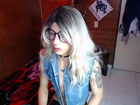 Snapshot of noah420sr chatting on February 14, 2025, 12:36 pm noah420sr online show from February 14, 2025, 12:36 pm