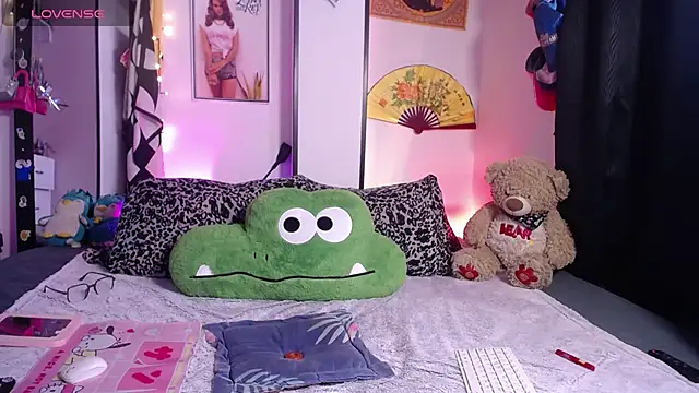 Snapshot of noah420sr chatting on November 10, 2025, 2:05 pm noah420sr online show from November 10, 2025, 2:05 pm