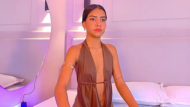 NaomiKlarc online show from November 13, 2025, 3:38 am