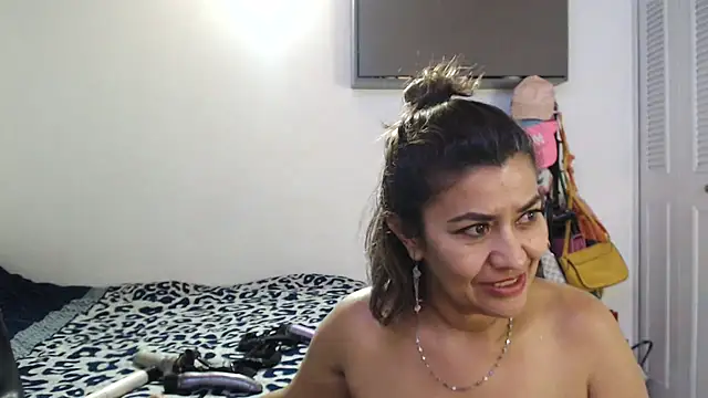 CamilaLix online show from March 3, 2025, 2:04 am