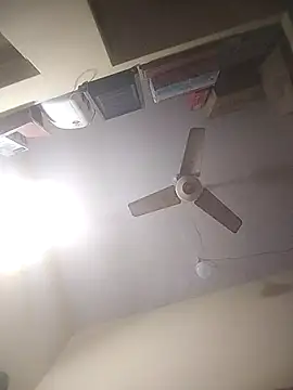 Snapshot of Remo0 chatting on February 6, 2026, 11:35 am Remo0 online show from February 6, 2026, 11:35 am