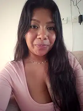 Snapshot of PaulaOrtiz_1 chatting on January 5, 2026, 5:27 pm PaulaOrtiz 1 online show from January 5, 2026, 5:27 pm