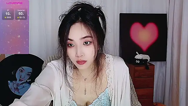 Snapshot of xiaotiantian-76 chatting on October 15, 2025, 4:34 am xiaotiantian-76 online show from October 15, 2025, 4:34 am