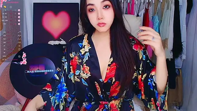 Snapshot of xiaotiantian-76 chatting on November 15, 2025, 12:13 pm xiaotiantian-76 online show from November 15, 2025, 12:13 pm