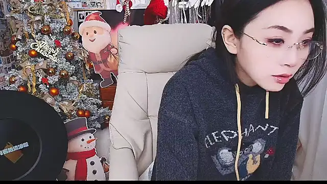 Snapshot of xiaotiantian-76 chatting on December 19, 2025, 2:18 am xiaotiantian-76 online show from December 19, 2025, 2:18 am