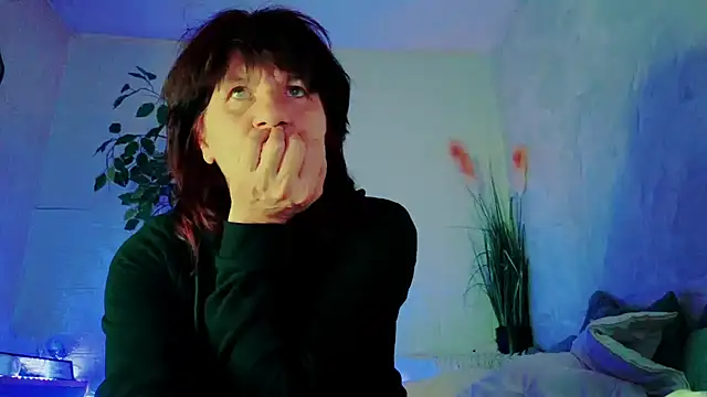 Snapshot of roxyyyrose chatting on November 14, 2025, 8:40 pm roxyyyrose online show from November 14, 2025, 8:40 pm