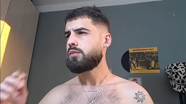 Snapshot of HairyRobxxx chatting on March 7, 2026, 3:53 pm HairyRobxxx online show from March 7, 2026, 3:53 pm