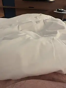 calypsohot online show from March 16, 2026, 8:02 pm