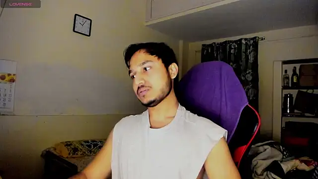 Snapshot of fuckkboy101 chatting on February 26, 2025, 4:24 pm fuckkboy101 online show from February 26, 2025, 4:24 pm