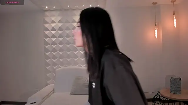 Snapshot of NiaSalvatore chatting on February 1, 2026, 5:22 pm NiaSalvatore online show from February 1, 2026, 5:22 pm