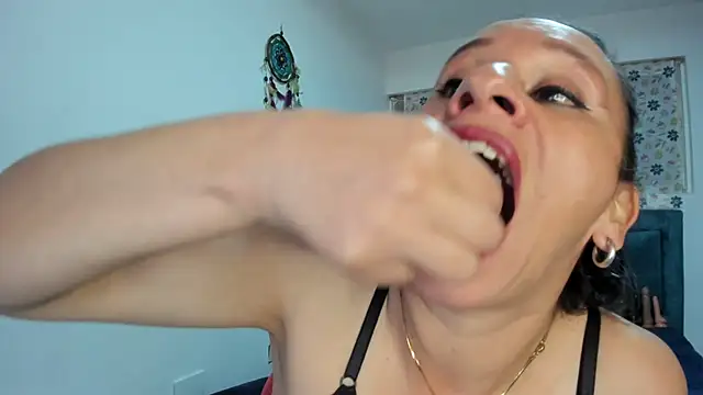 Snapshot of sofi_saliva2511 chatting on January 13, 2026, 5:51 pm sofi saliva2511 online show from January 13, 2026, 5:51 pm