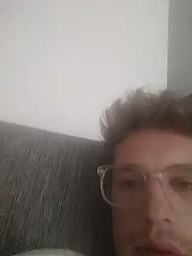 Snapshot of Hessebub chatting on October 2, 2025, 2:57 pm Hessebub online show from October 2, 2025, 2:57 pm