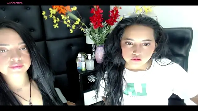 Snapshot of Carolaine01 chatting on January 25, 2025, 8:31 pm Carolaine01 online show from January 25, 2025, 8:31 pm