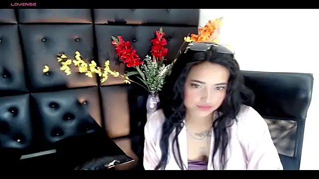 Snapshot of Carolaine01 chatting on February 9, 2025, 8:45 pm Carolaine01 online show from February 9, 2025, 8:45 pm