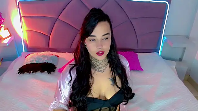 Snapshot of Carolaine01 chatting on October 16, 2025, 8:21 pm Carolaine01 online show from October 16, 2025, 8:21 pm