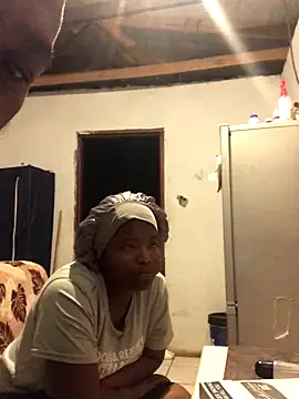 Snapshot of KMbesxxx chatting on October 22, 2025, 7:57 pm KMbesxxx online show from October 22, 2025, 7:57 pm