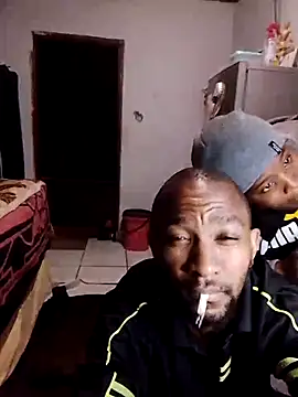 Snapshot of KMbesxxx chatting on November 18, 2025, 9:19 pm KMbesxxx online show from November 18, 2025, 9:19 pm