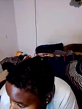 Snapshot of KMbesxxx chatting on December 13, 2025, 7:53 pm KMbesxxx online show from December 13, 2025, 7:53 pm