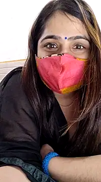 shreya1765 online show from February 21, 2025, 11:44 am