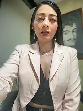 BELLA--26 online show from September 18, 2025, 1:46 pm